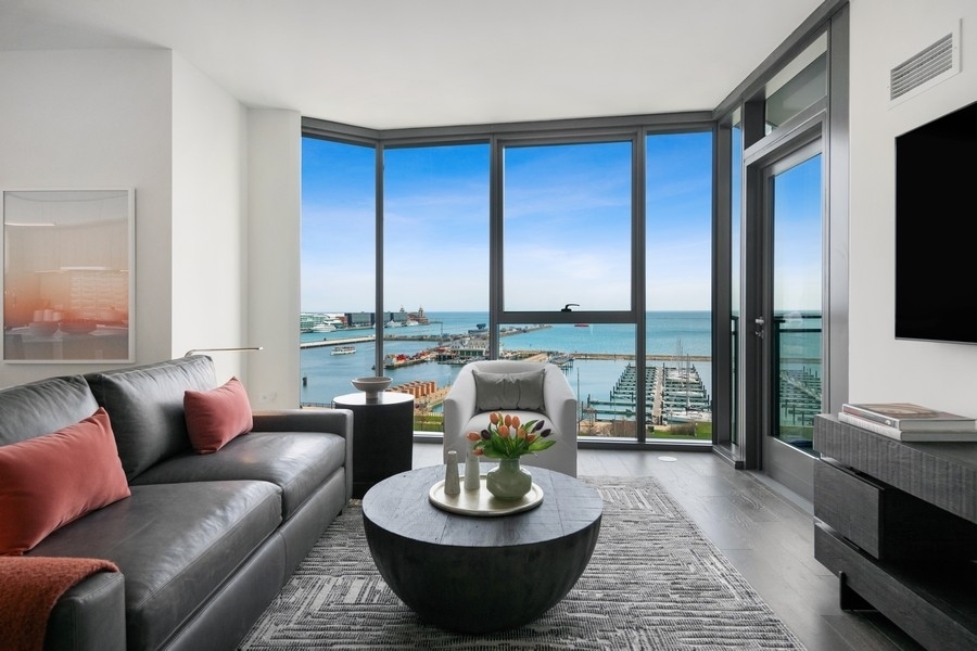 211 N Harbor Drive 3008