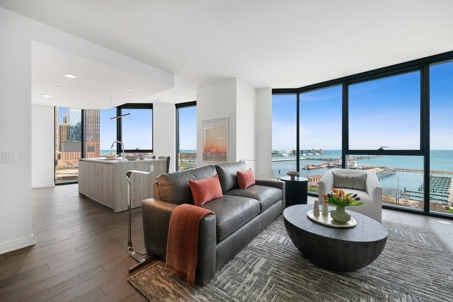 211 N Harbor Drive 3008