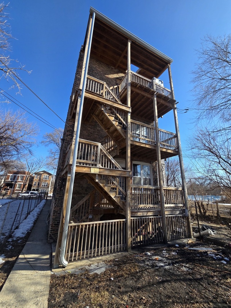 1130 S Albany Avenue