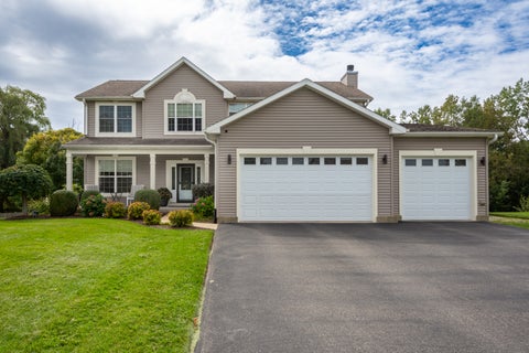 Photo of 364 Abbey Lane, Antioch, IL 60002 (MLS # 12767143)