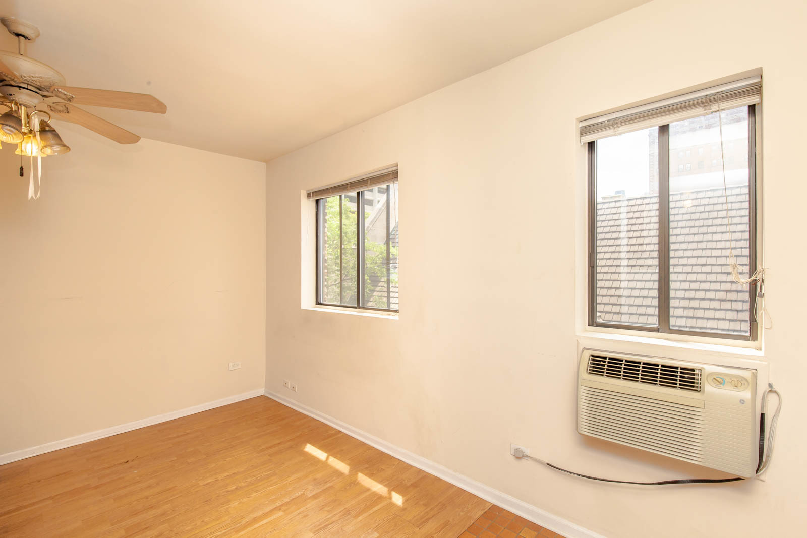 1504 N Dearborn Parkway 404