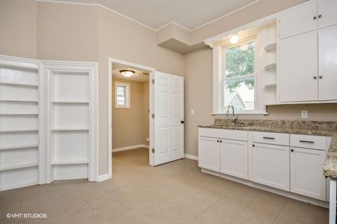 Tiny photo for 304 Buena Vista Avenue, Pekin, IL 61554 (MLS # 12425387)