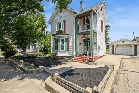 Photo of 304 Buena Vista Avenue, Pekin, IL 61554 (MLS # 12425387)