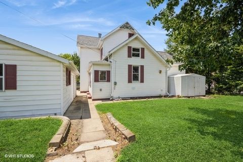 Tiny photo for 304 Buena Vista Avenue, Pekin, IL 61554 (MLS # 12425387)
