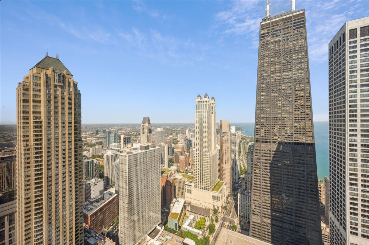 Chicago, Illinois 60611, United States, 1 Bedroom Bedrooms, ,2 BathroomsBathrooms,Residential,Active,213666