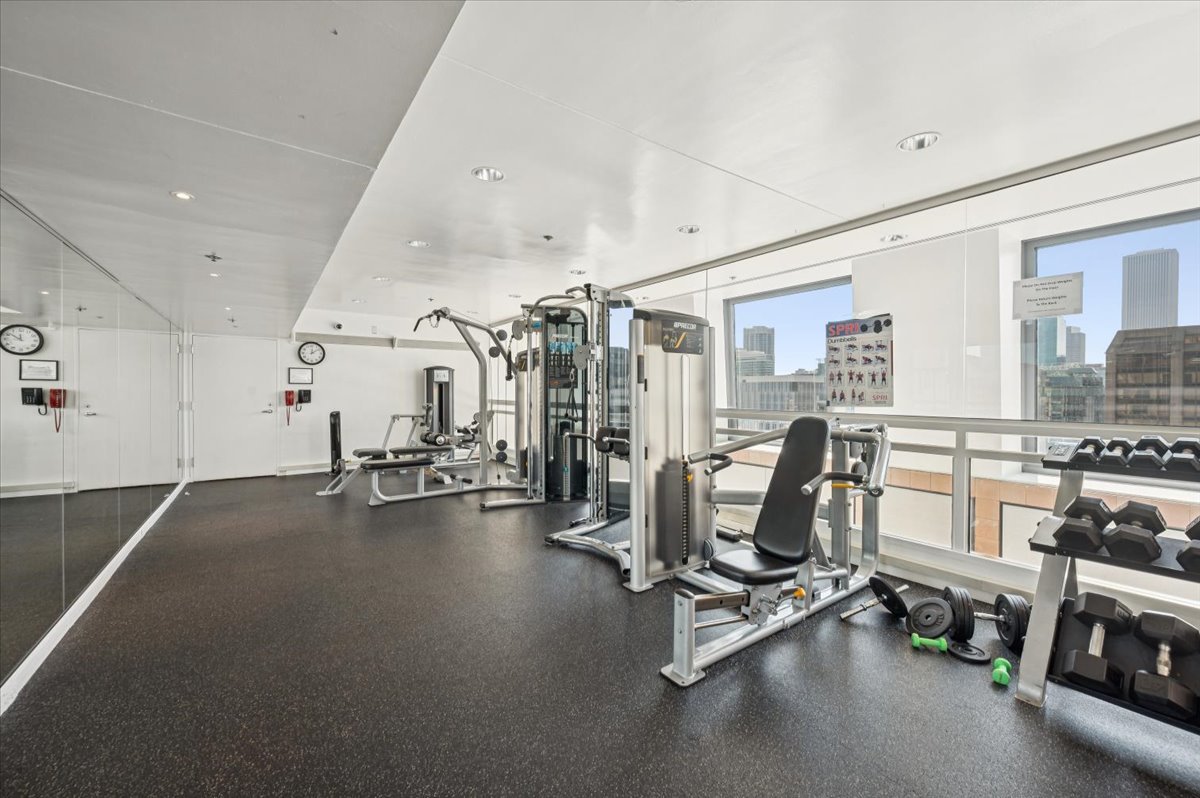 Chicago, Illinois 60611, United States, 1 Bedroom Bedrooms, ,2 BathroomsBathrooms,Residential,Active,213666