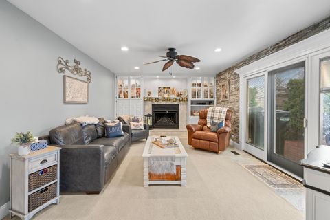 Tiny photo for 340 Stonehurst Lane, Roselle, IL 60172 (MLS # 12628719)