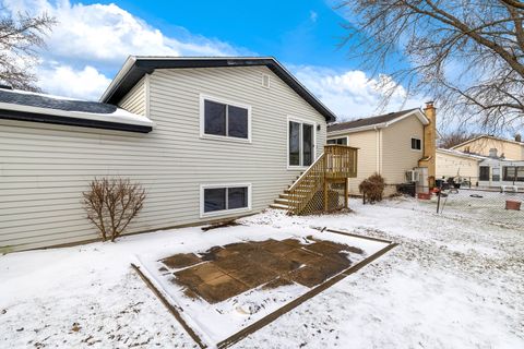 Tiny photo for 1006 Foxworth Boulevard, Lombard, IL 60148 (MLS # 12596698)