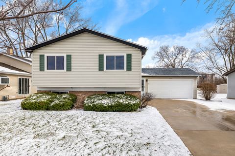 Tiny photo for 1006 Foxworth Boulevard, Lombard, IL 60148 (MLS # 12596698)