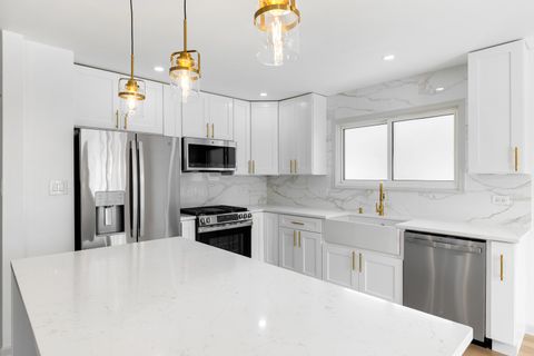 Tiny photo for 1006 Foxworth Boulevard, Lombard, IL 60148 (MLS # 12596698)