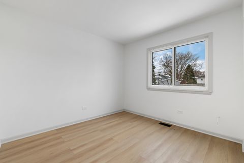 Tiny photo for 1006 Foxworth Boulevard, Lombard, IL 60148 (MLS # 12596698)