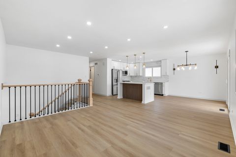 Tiny photo for 1006 Foxworth Boulevard, Lombard, IL 60148 (MLS # 12596698)