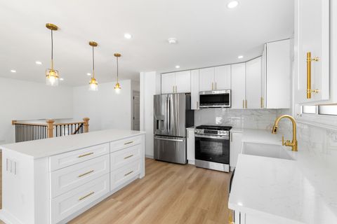 Tiny photo for 1006 Foxworth Boulevard, Lombard, IL 60148 (MLS # 12596698)