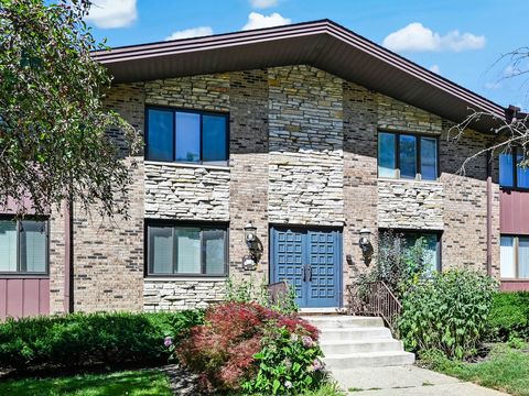 1640 Royal Oak Road 4 Darien IL 60561