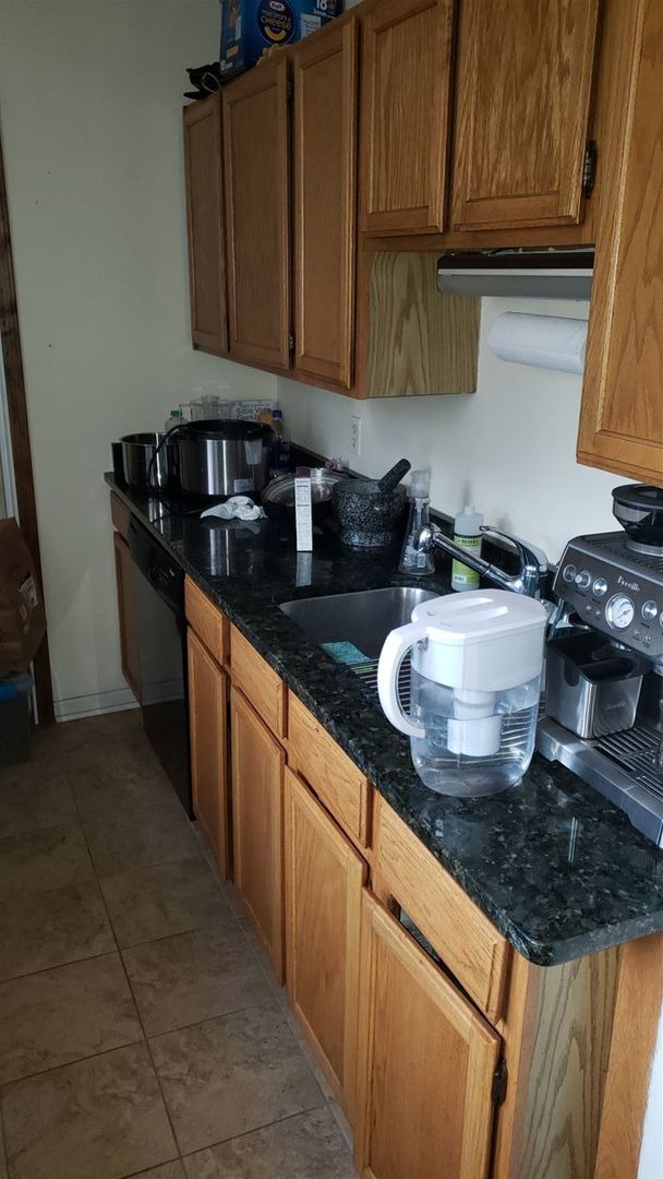 1236 W Oakdale Avenue 1R