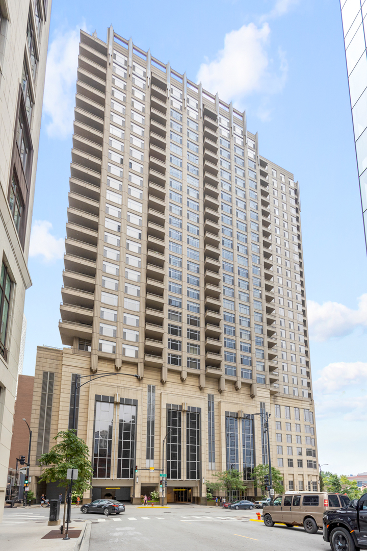 530 N LAKE SHORE Drive 2408