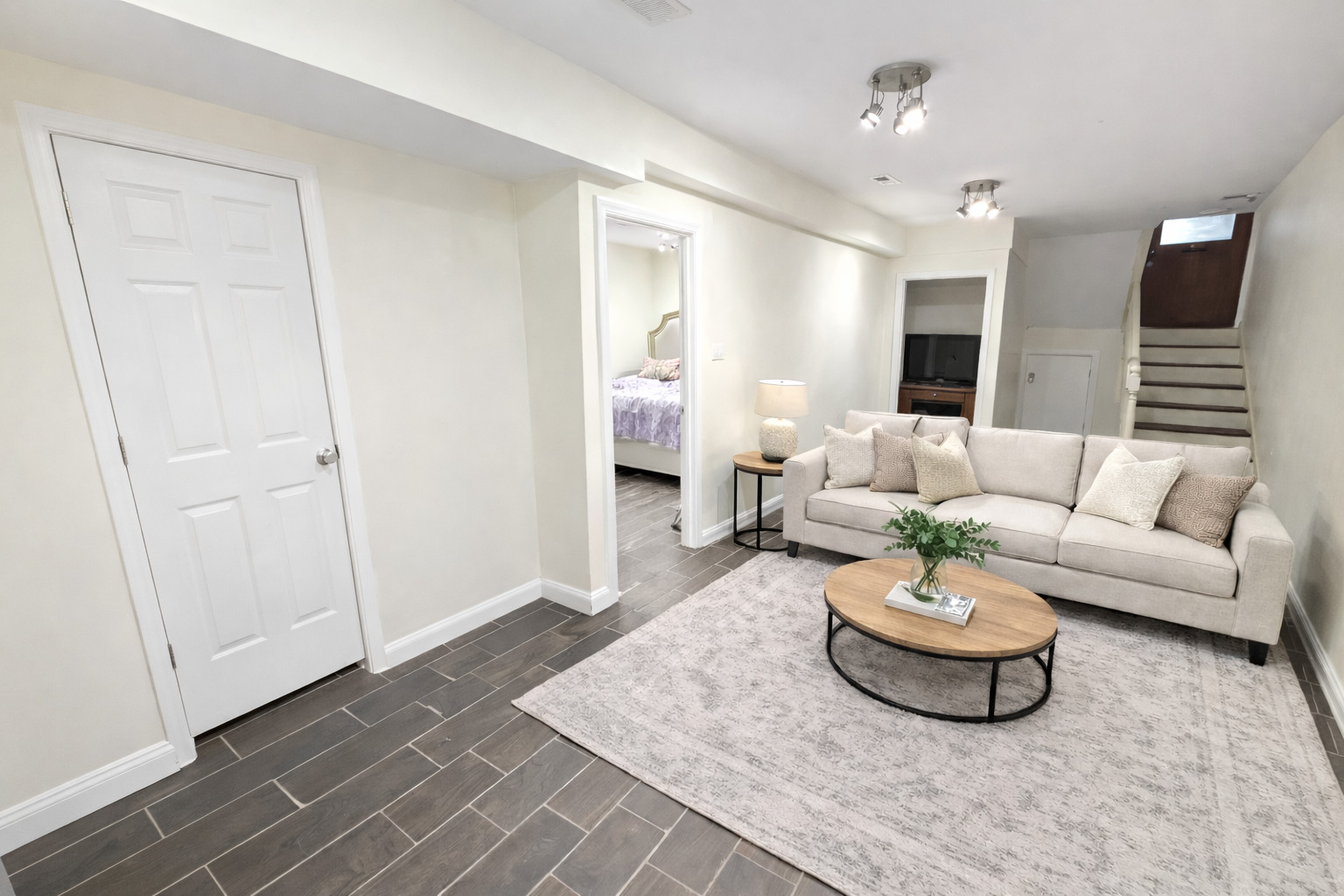 2817 N CLYBOURN Avenue G