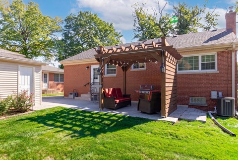 Tiny photo for 502 W Lonnquist Boulevard, Mount Prospect, IL 60056 (MLS # 12788388)