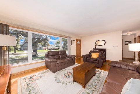 Tiny photo for 502 W Lonnquist Boulevard, Mount Prospect, IL 60056 (MLS # 12788388)