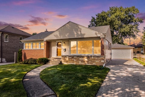 Tiny photo for 502 W Lonnquist Boulevard, Mount Prospect, IL 60056 (MLS # 12788388)