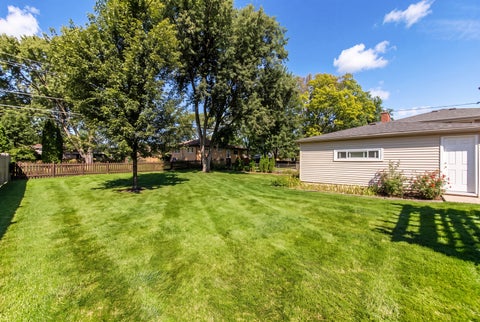Tiny photo for 502 W Lonnquist Boulevard, Mount Prospect, IL 60056 (MLS # 12788388)