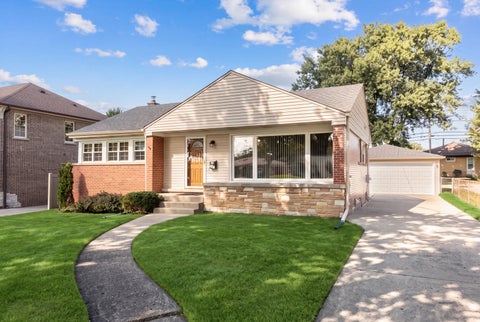 Photo of 502 W Lonnquist Boulevard, Mount Prospect, IL 60056 (MLS # 12788388)
