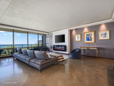 Tiny photo for 1040 N Lake Shore Drive #7C, Chicago, IL 60611 (MLS # 12674926)