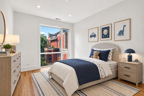 Tiny photo for 1006 E 41st Street, Chicago, IL 60653 (MLS # 12774843)
