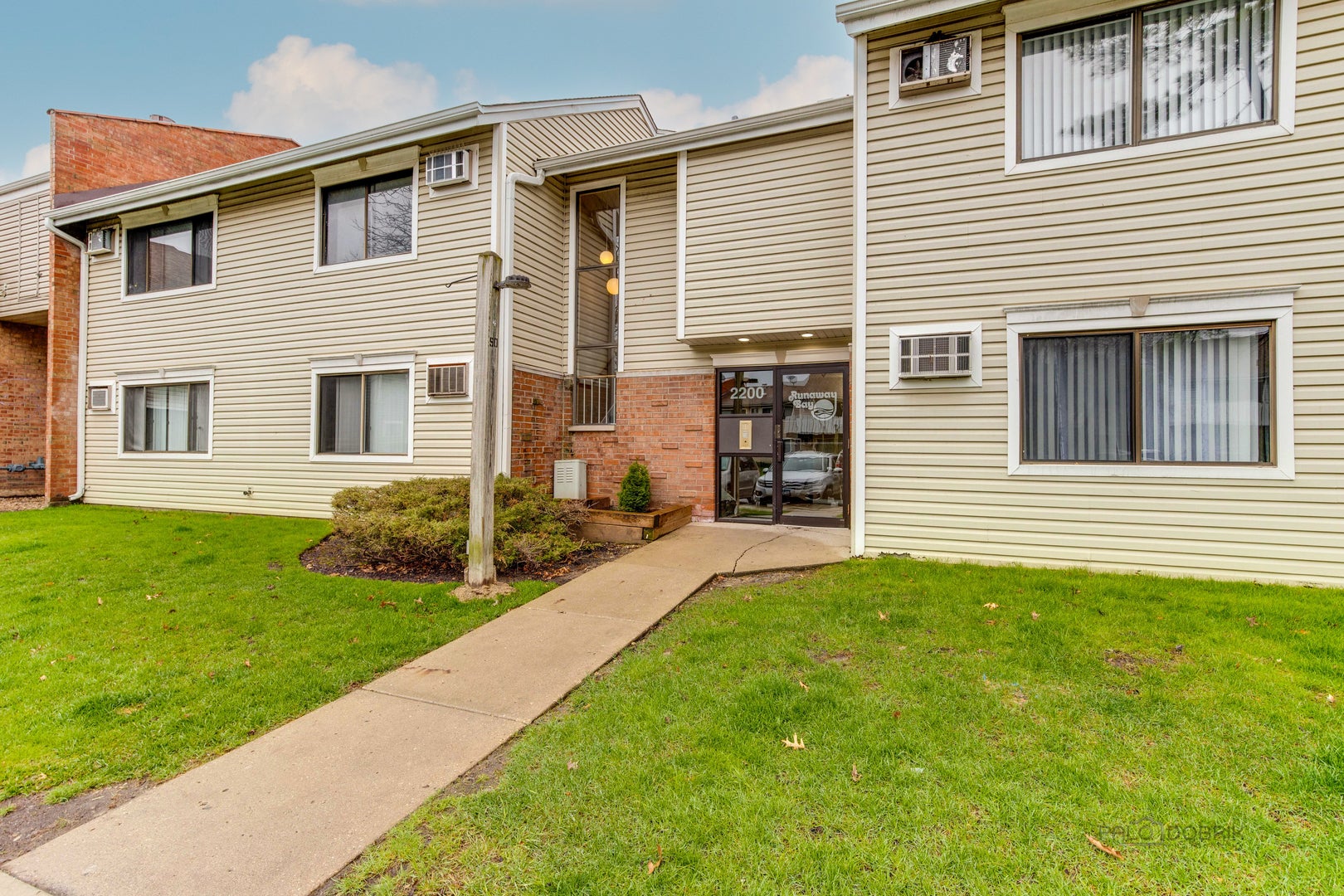 2200 Bayside Drive 4