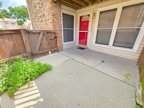 Tiny photo for 1950 Kenilworth Circle #A, Hoffman Estates, IL 60169 (MLS # 12682646)