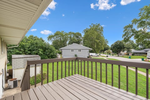 Tiny photo for 669 White Pine Road, Buffalo Grove, IL 60089 (MLS # 12741165)