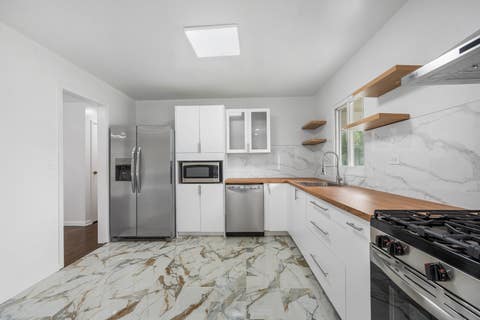Tiny photo for 669 White Pine Road, Buffalo Grove, IL 60089 (MLS # 12741165)