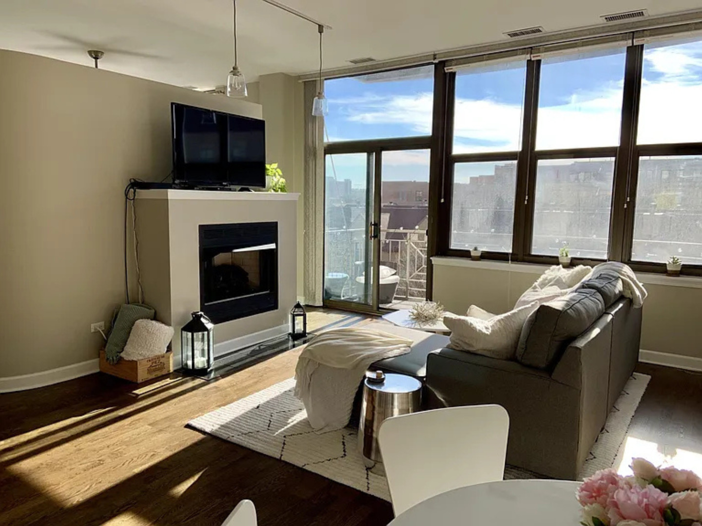 15 S THROOP Street 403