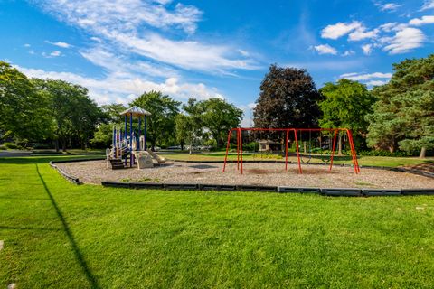 Tiny photo for 1450 Sandpebble Drive #333, Wheeling, IL 60090 (MLS # 12437047)