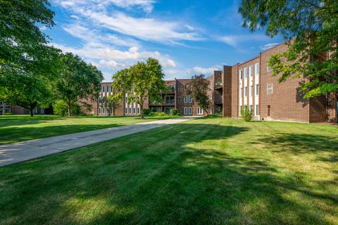Tiny photo for 1450 Sandpebble Drive #333, Wheeling, IL 60090 (MLS # 12437047)