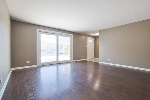 Tiny photo for 1304 Yarmouth Court #1304, Schaumburg, IL 60193 (MLS # 12527129)
