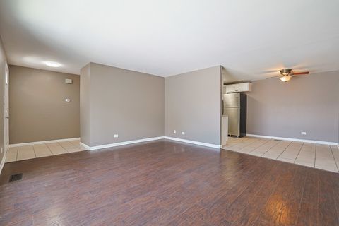 Tiny photo for 1304 Yarmouth Court #1304, Schaumburg, IL 60193 (MLS # 12527129)