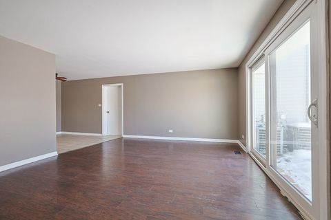 Tiny photo for 1304 Yarmouth Court #1304, Schaumburg, IL 60193 (MLS # 12527129)