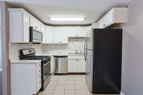 Tiny photo for 1304 Yarmouth Court #1304, Schaumburg, IL 60193 (MLS # 12527129)