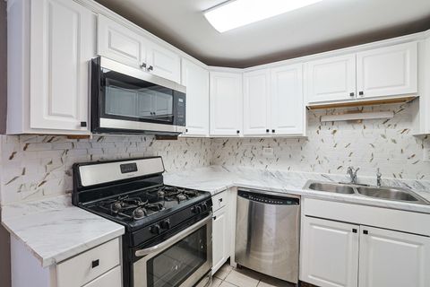 Tiny photo for 1304 Yarmouth Court #1304, Schaumburg, IL 60193 (MLS # 12527129)