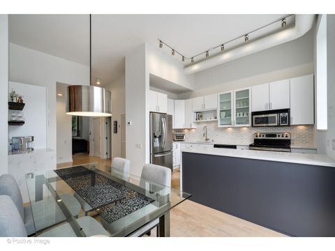Tiny photo for 2253 N Wayne Avenue #2B, Chicago, IL 60614 (MLS # 12450158)