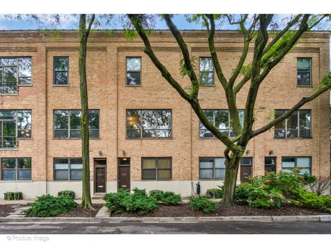 Photo of 2253 N Wayne Avenue #2B, Chicago, IL 60614 (MLS # 12450158)