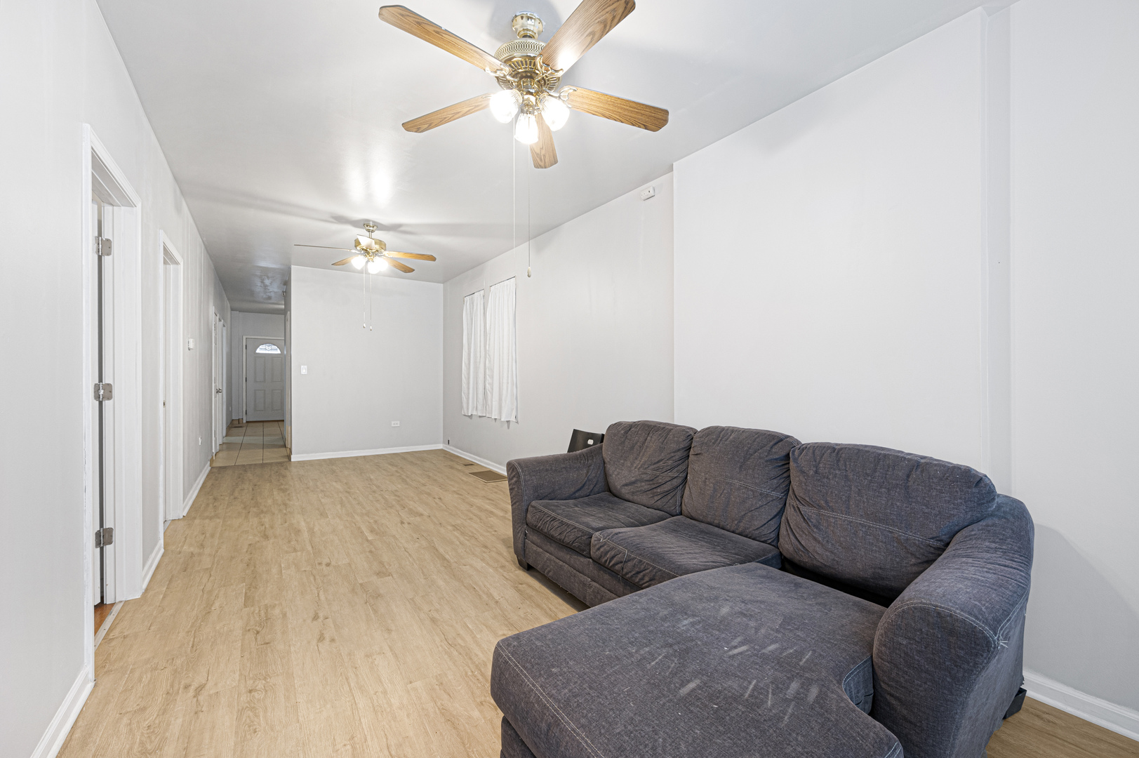 2322 W 35th Place