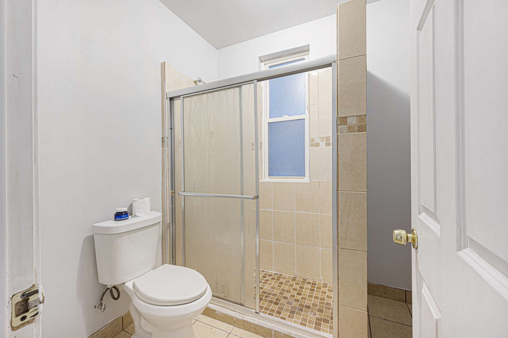 2322 W 35th Place