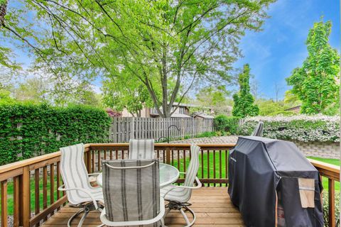 Tiny photo for 1784 Chestnut Avenue, Glenview, IL 60025 (MLS # 12642806)