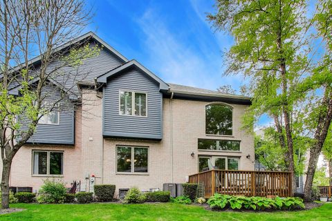 Tiny photo for 1784 Chestnut Avenue, Glenview, IL 60025 (MLS # 12642806)