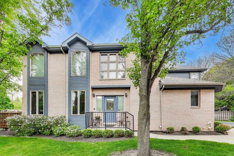 Photo of 1784 Chestnut Avenue, Glenview, IL 60025 (MLS # 12642806)