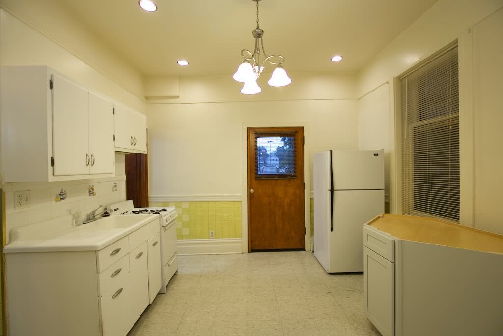 2825 W SHAKESPEARE Avenue 1