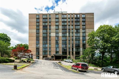 Photo of 1800 7TH Street, East Moline, IL 61244 (MLS # QC4269939)