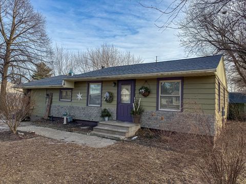 Photo of 4102 8th Avenue, East Moline, IL 61244 (MLS # 12560297)